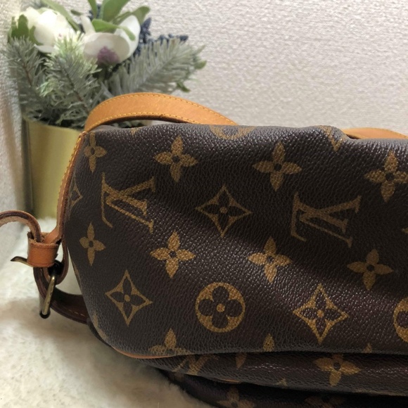Authentic Louis Vuitton - Picture 2 of 8